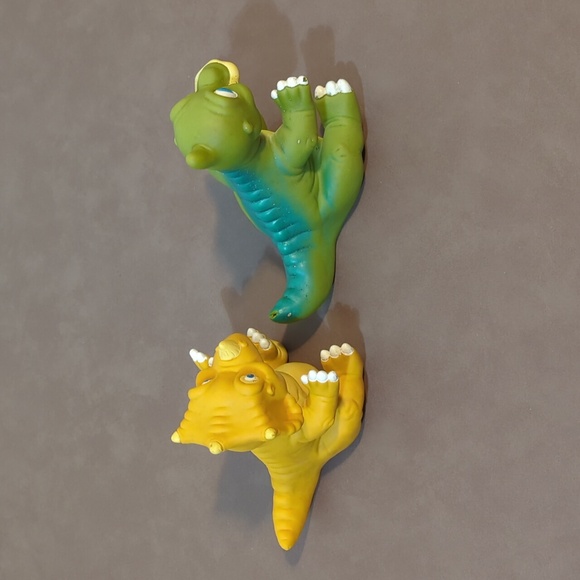 2 Vintage 1988 Pizza Hut Land Before Time Dinosaur Hand Puppets Ducky Cera Promo - Picture 3 of 11